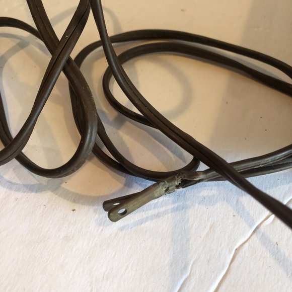 VINTAGE Philco E-675-124 Radio with Leather Case #F31 - Picture 2 of 10